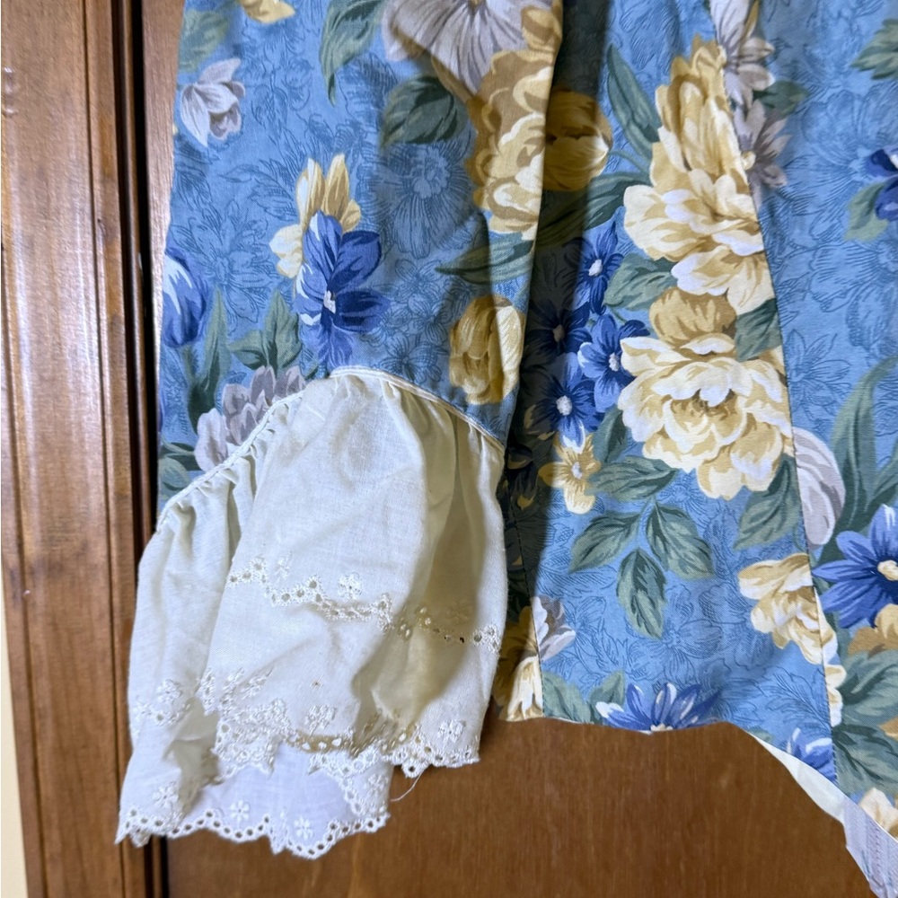 American Vintage Blue and Cream Floral Skirt Set with Apron - Picture 6 of 11